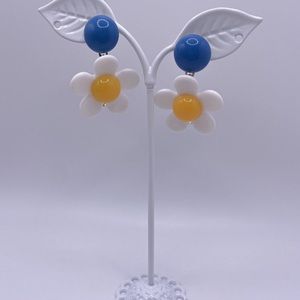 NEW White Flower Earrings